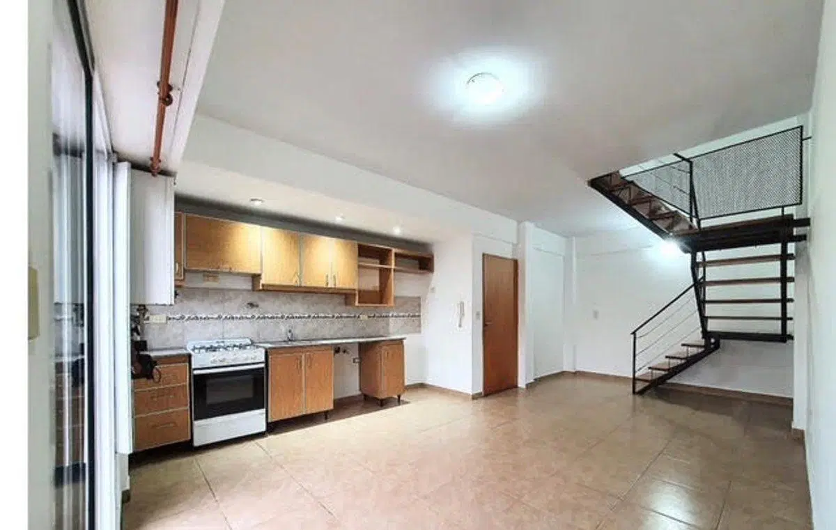 PH EN DUPLEX 2 AMB. 1 ER PISO CON BALCON AL FRENTE 3