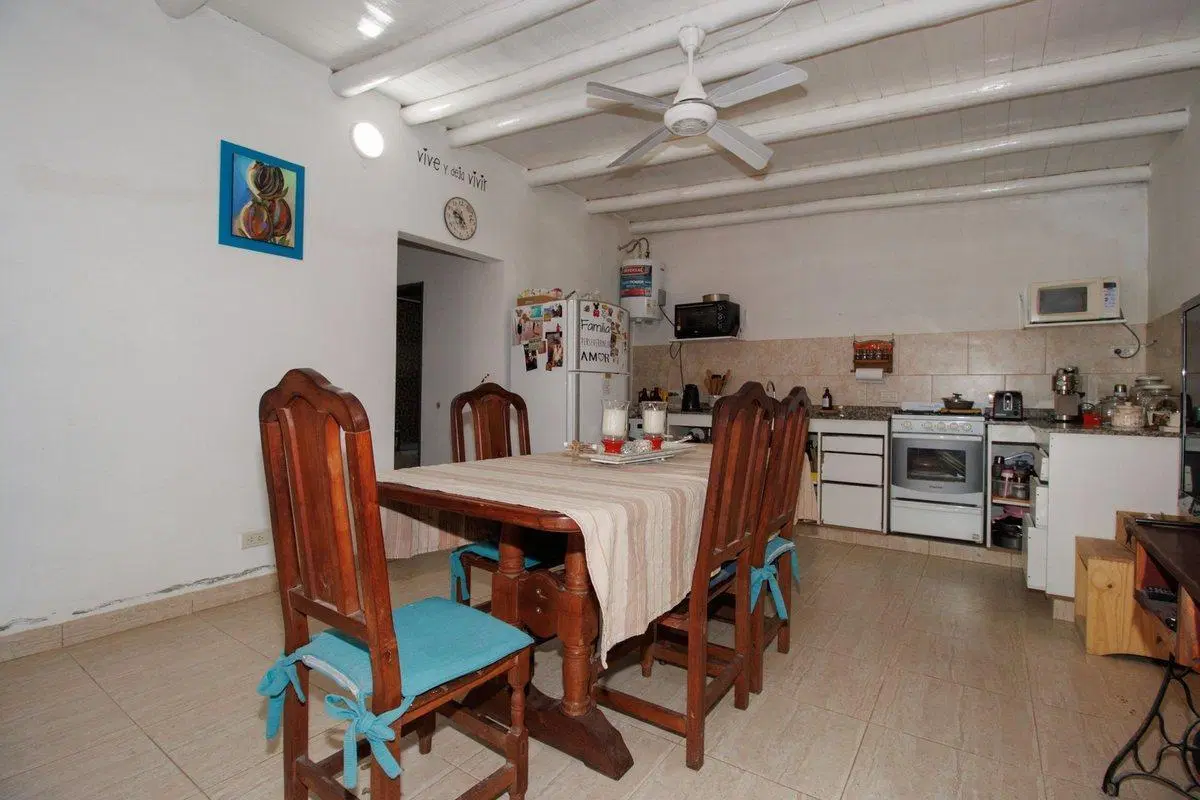 Venta de Casa en Lote Grande 3