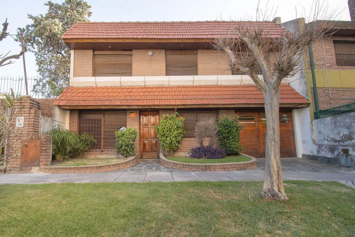CASA EN VENTA VILLA MARTELLI CON COCHERA 5