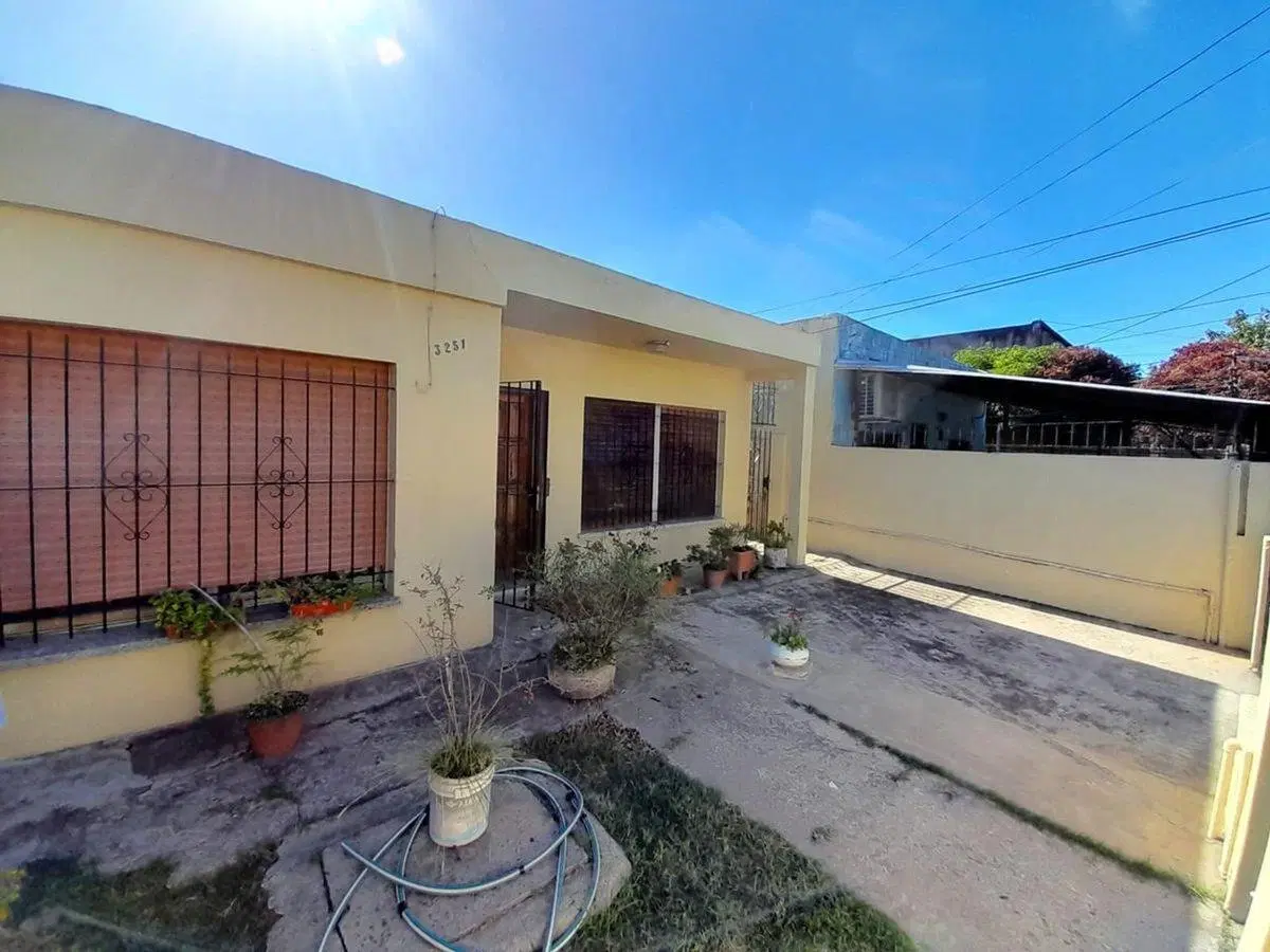 VENTA Y/0 PERMUTA CASA 3 AMB EN MONTE CHINGOLO 3