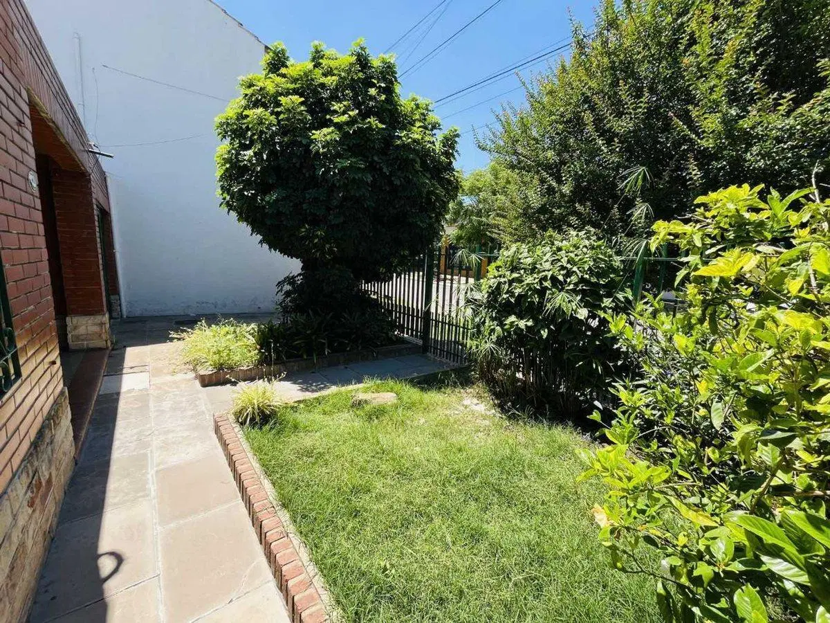 VENTA CASA LOTE PROPIO 3/4 ambientes 2
