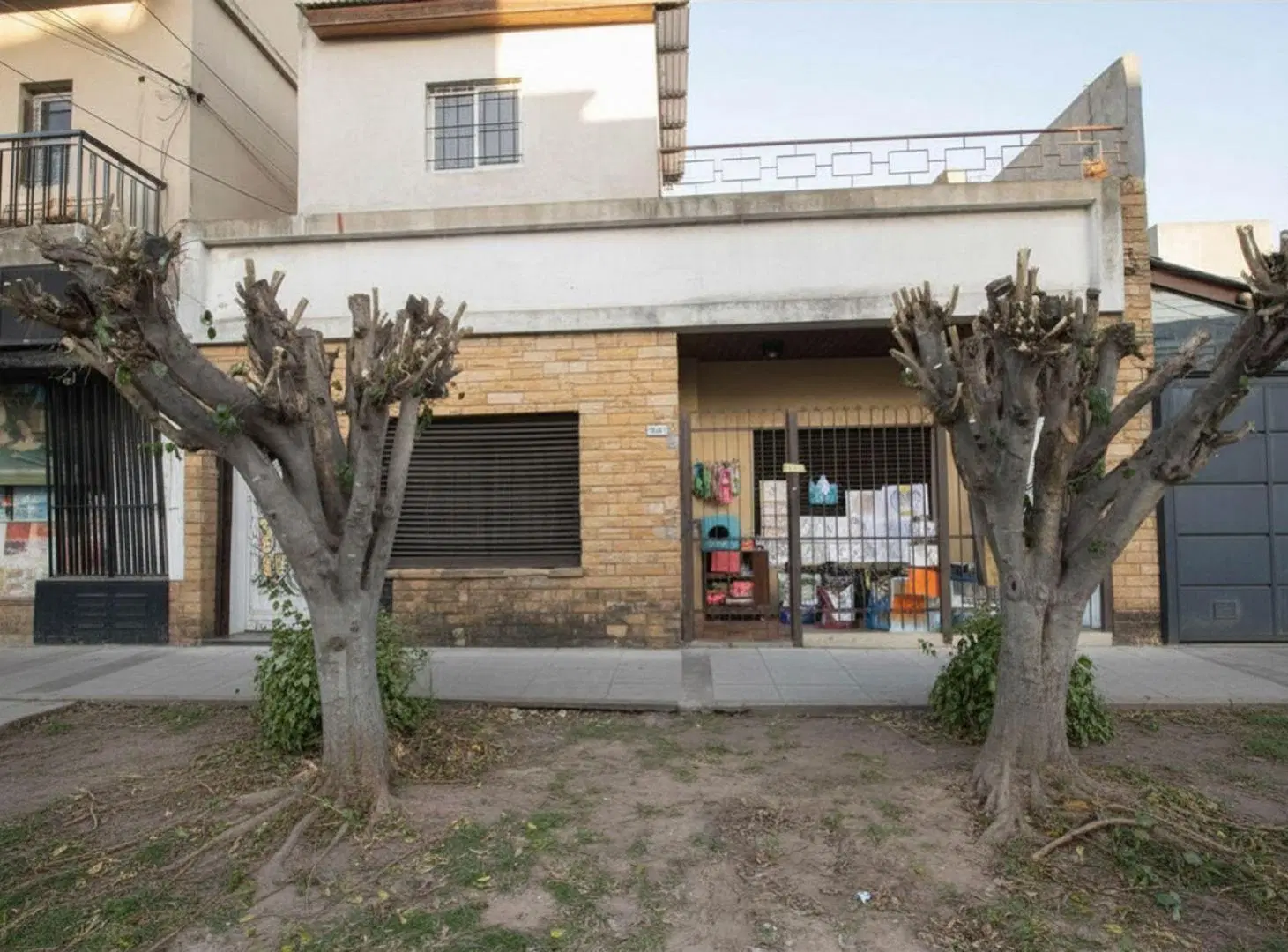 Venta de Casa 5 ambientes en V.Ballester 4