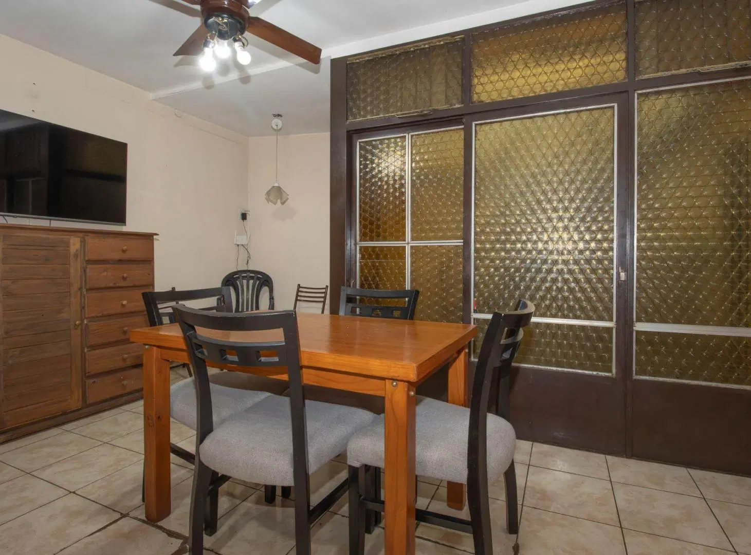 Venta de Casa 5 ambientes en V.Ballester 8