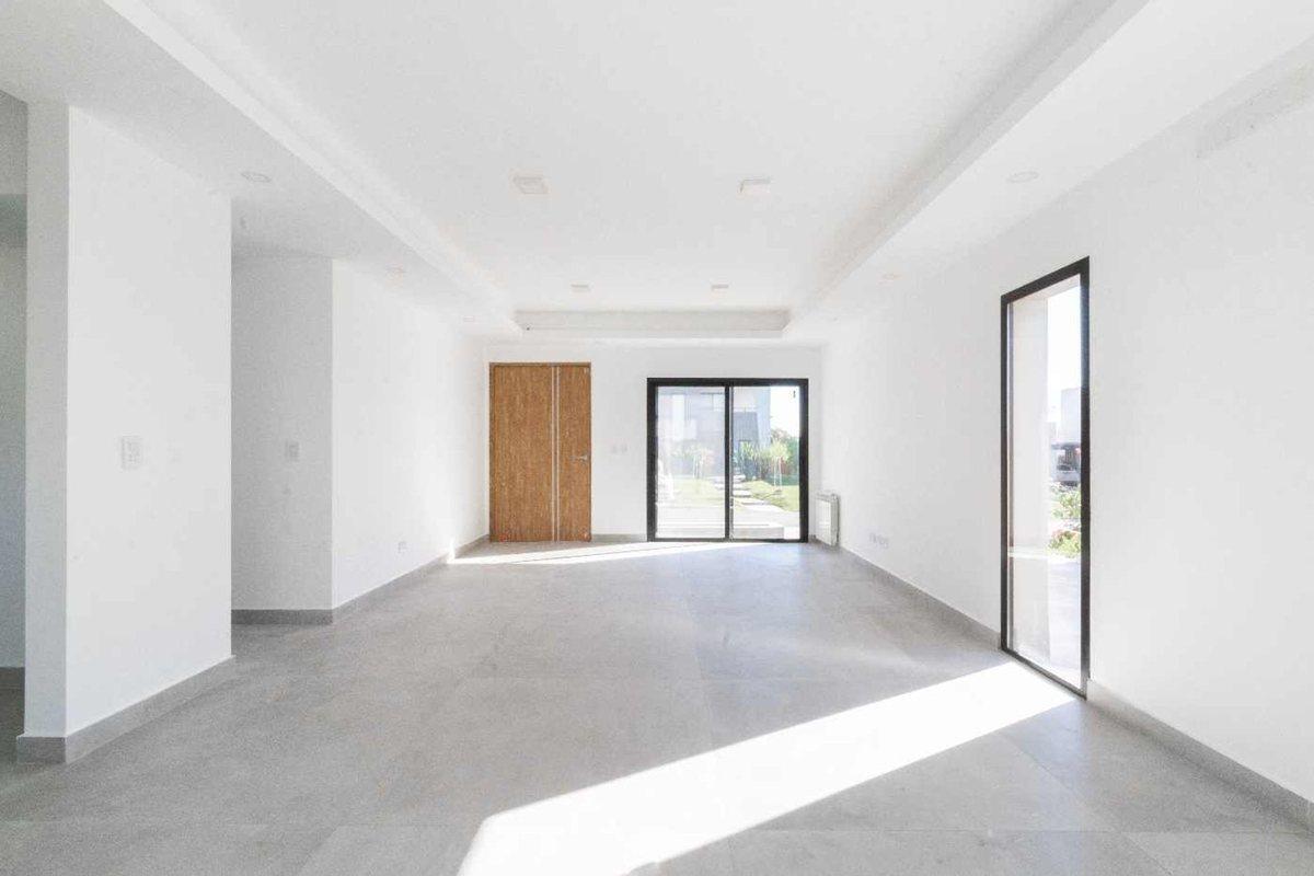 Foto de Moderna casa a estrenar, 3 dormitorios y pileta!, imagen 3
