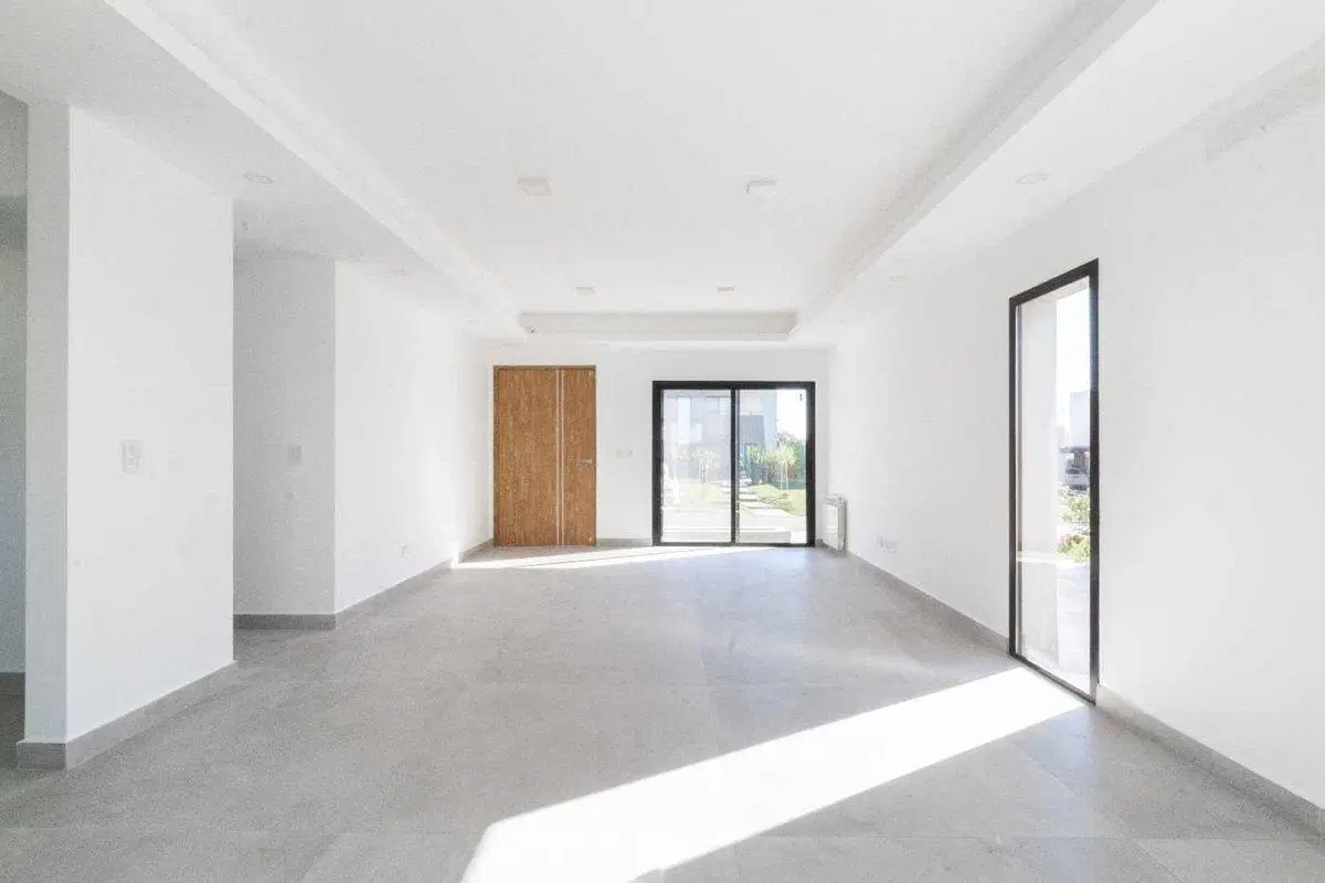 Moderna casa a estrenar, 3 dormitorios y pileta! 3