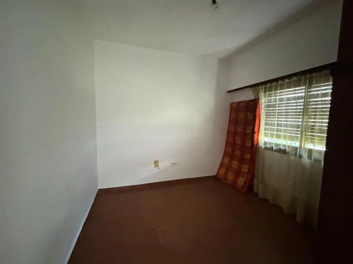 VENTA CASA 4 AMB CON JARDIN,  QUINCHO Y COCHERAS 8