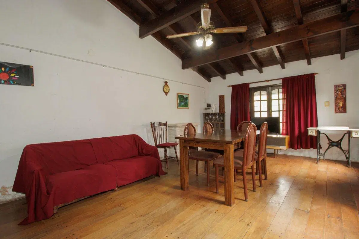 VENTA CASA 4 AMB. PILETA-JARDIN-COCHERA 8