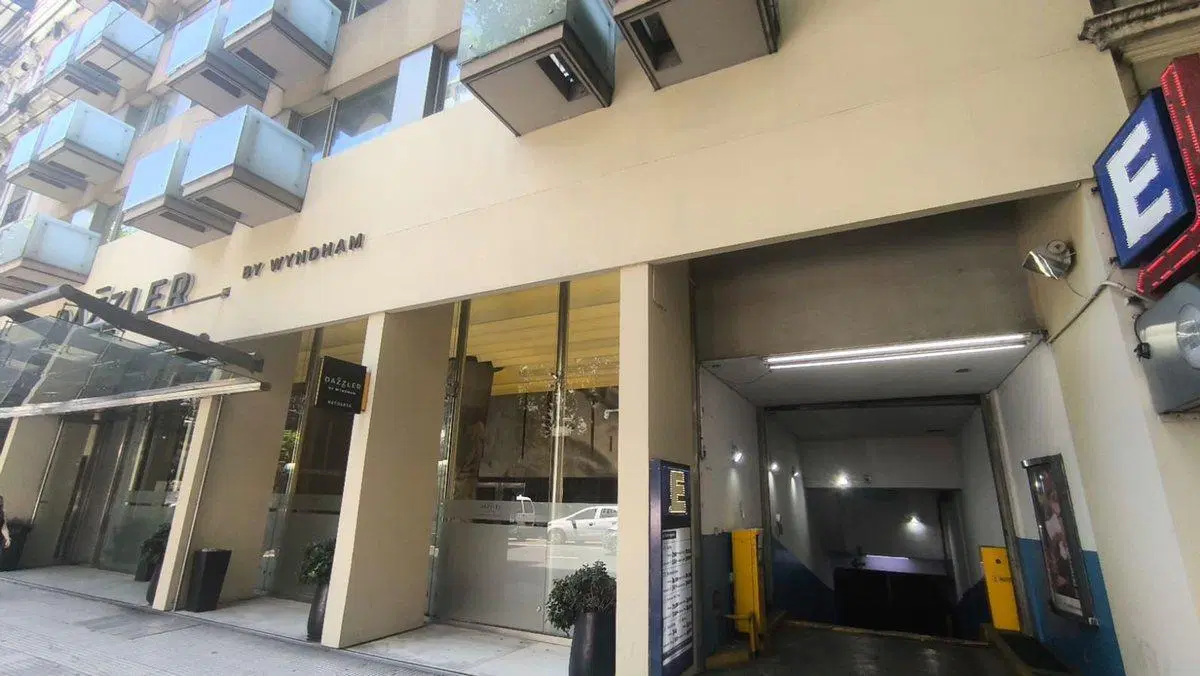 VENTA COCHERA SOBRE AV LAS HERAS EN RECOLETA 4