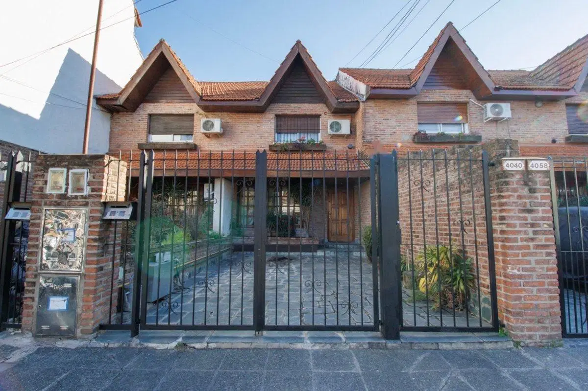 VENTA Triplex 5 ambientes Olivos-Cochera 3