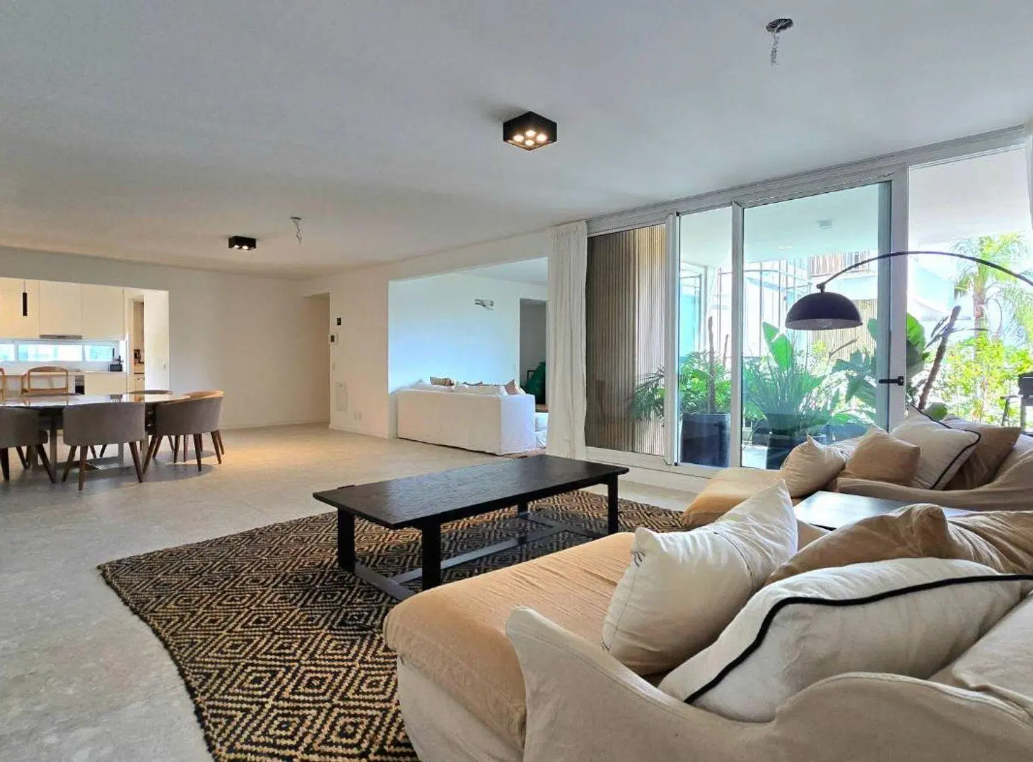 DEPARTAMENTO A ESTRENAR 4 AMBIENTES EN DEVOTO 5