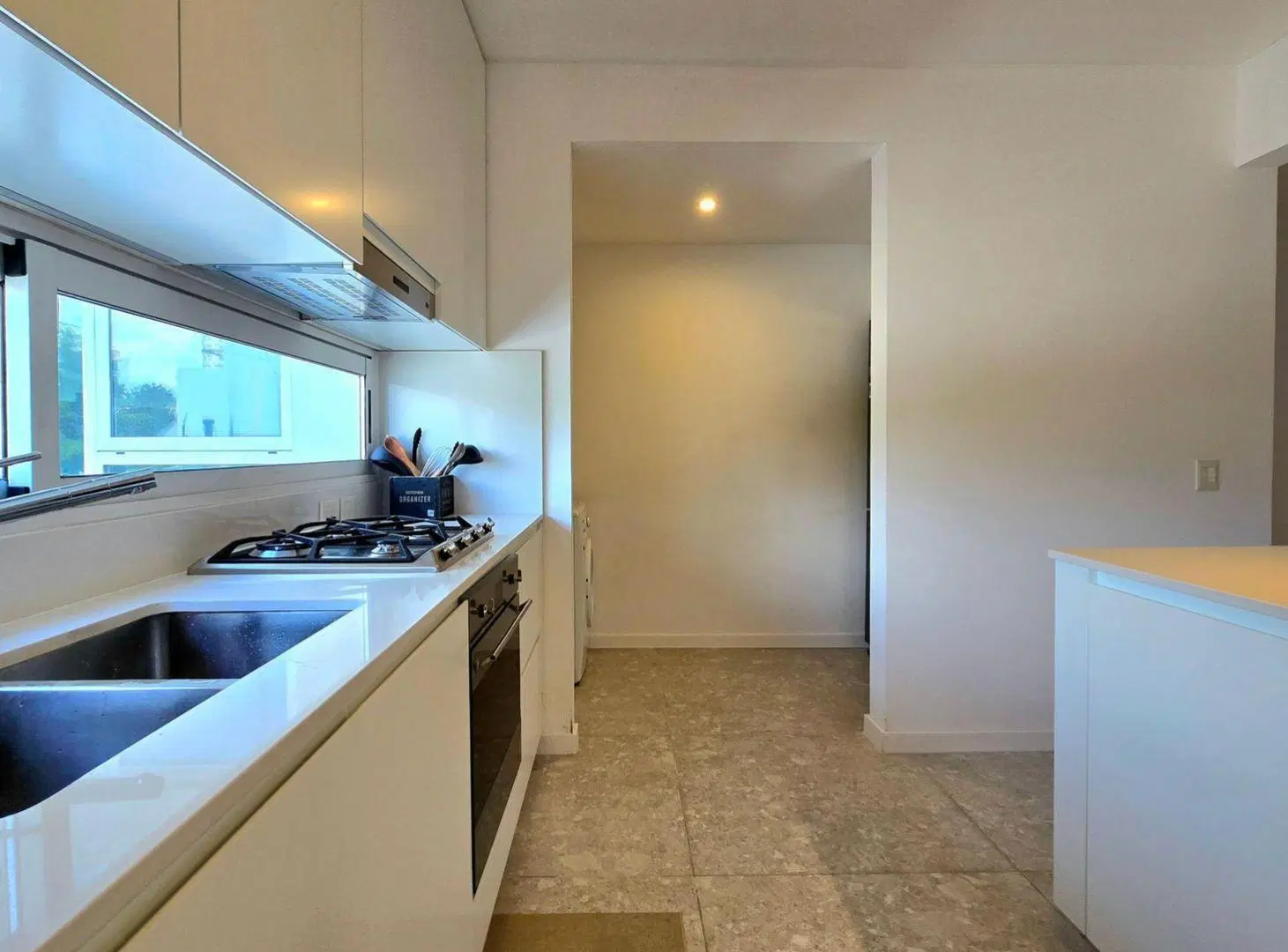 DEPARTAMENTO A ESTRENAR 4 AMBIENTES EN DEVOTO 3