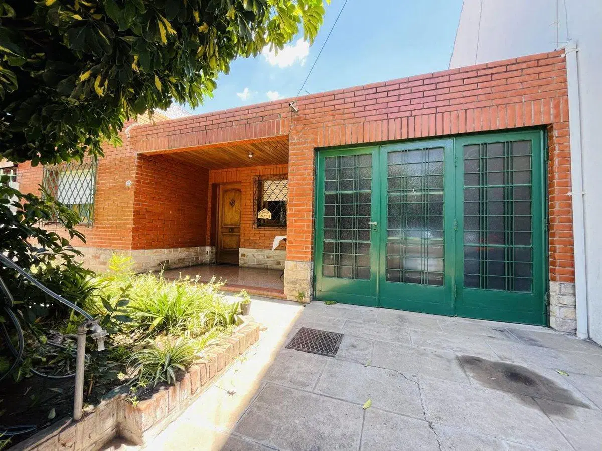 VENTA CASA LOTE PROPIO 3/4 ambientes 3