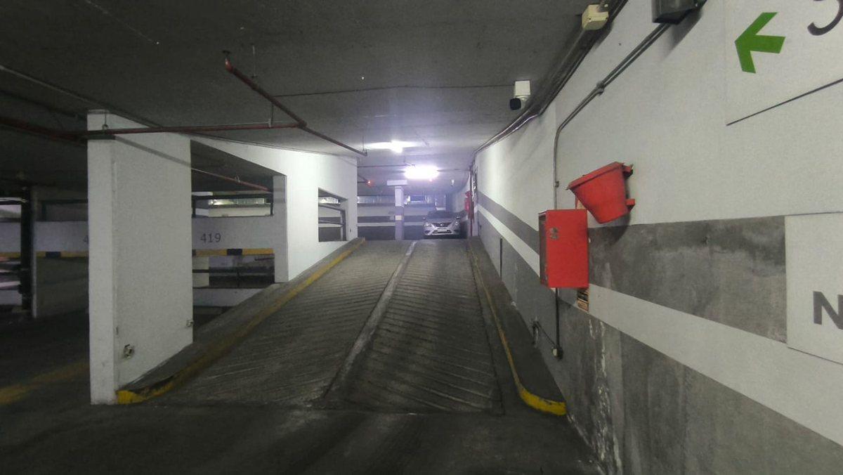 Foto de VENTA COCHERA SOBRE AV LAS HERAS EN RECOLETA, imagen 3
