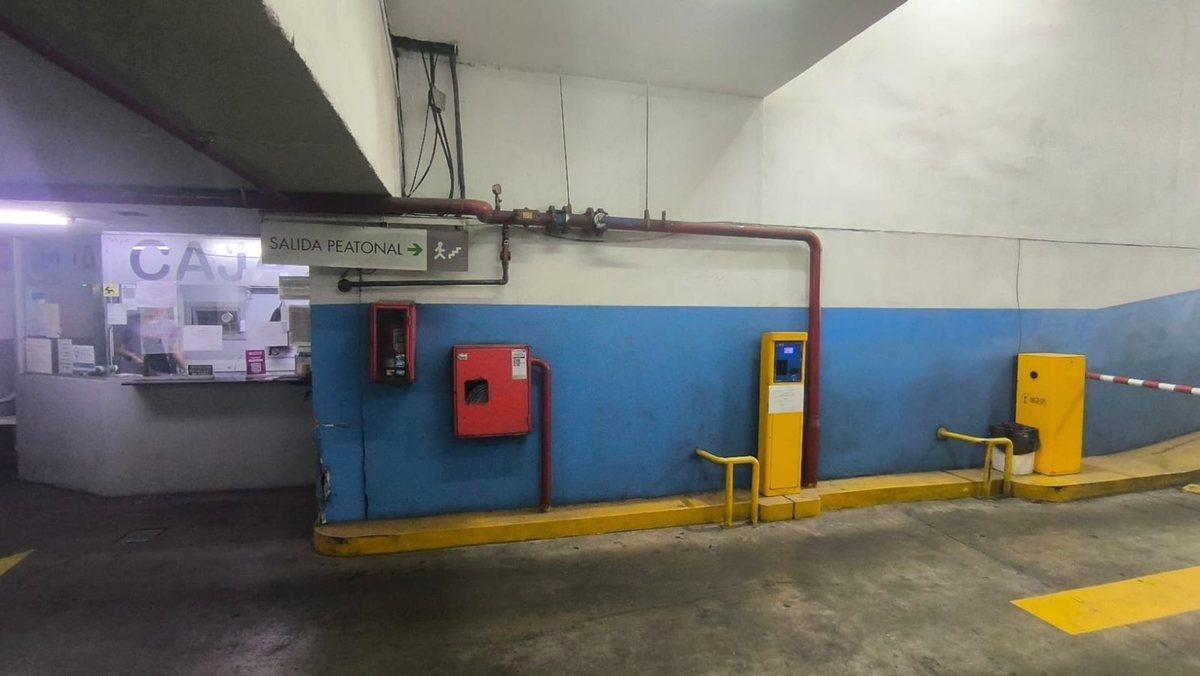 Foto de VENTA COCHERA SOBRE AV LAS HERAS EN RECOLETA, imagen 4