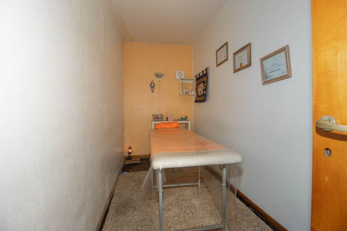 Foto de Casa en lote propio con jardín, 6 ambientes, imagen 2