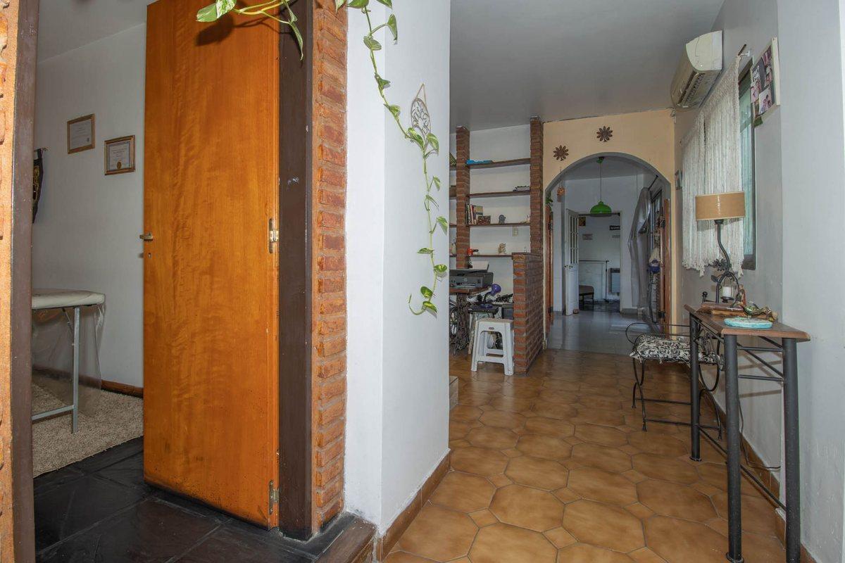 Foto de Casa en lote propio con jardín, 6 ambientes, imagen 1