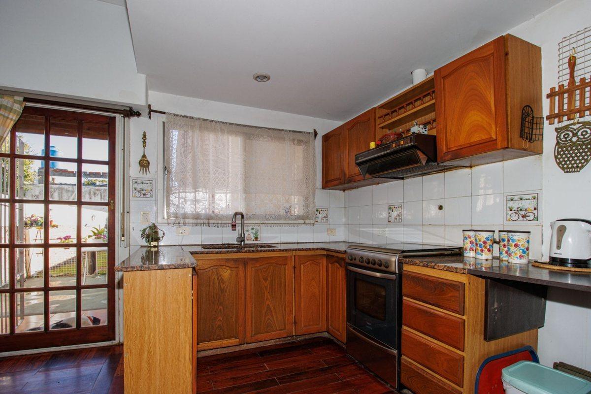 Foto de VENTA Triplex 5 ambientes Olivos-Cochera, imagen 3