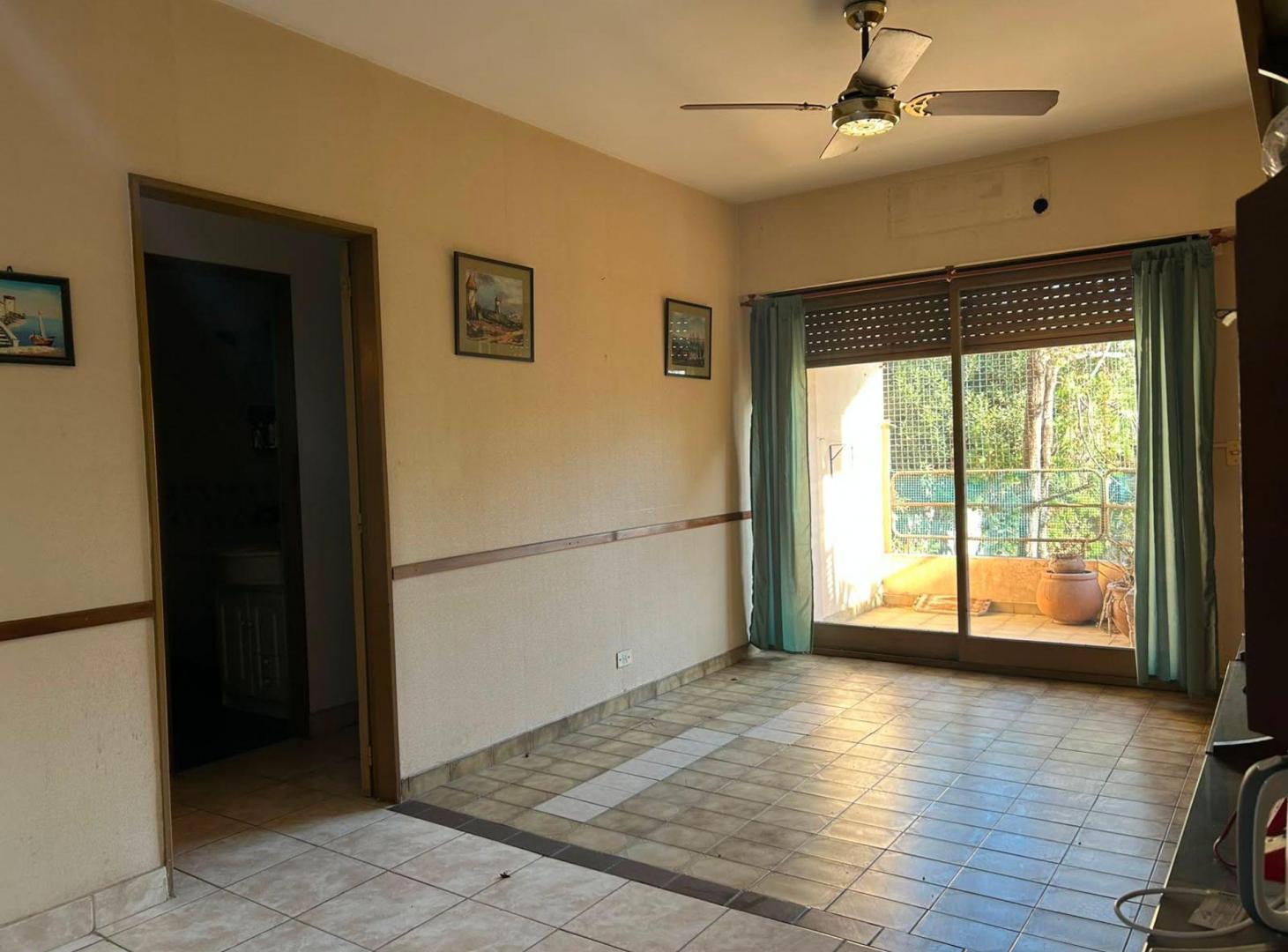 Foto de Depto 3 Amb con Cochera y Balcon en venta, imagen 2