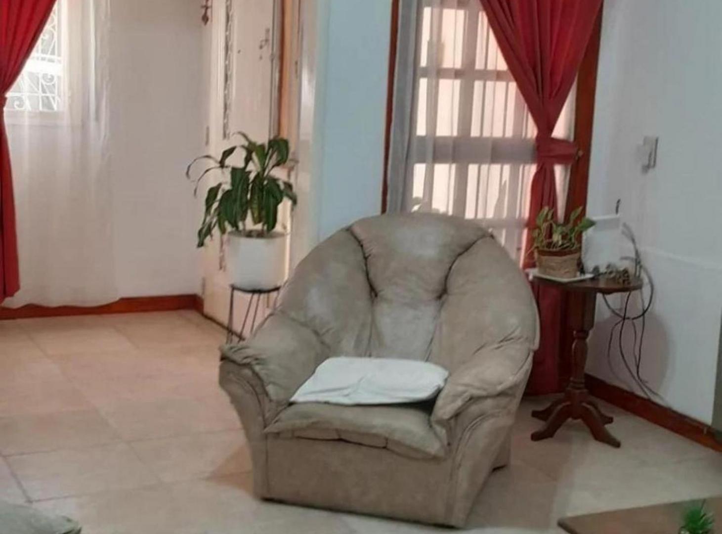 Foto de VENTA CASA CON JARDIN MAS DEPTO, GRAN OPORTUNIDAD, imagen 4