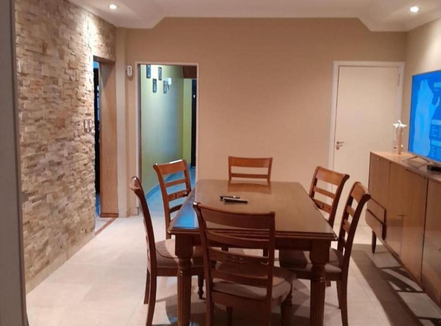 Foto de VENTA CASA CON JARDIN MAS DEPTO, GRAN OPORTUNIDAD, imagen 1
