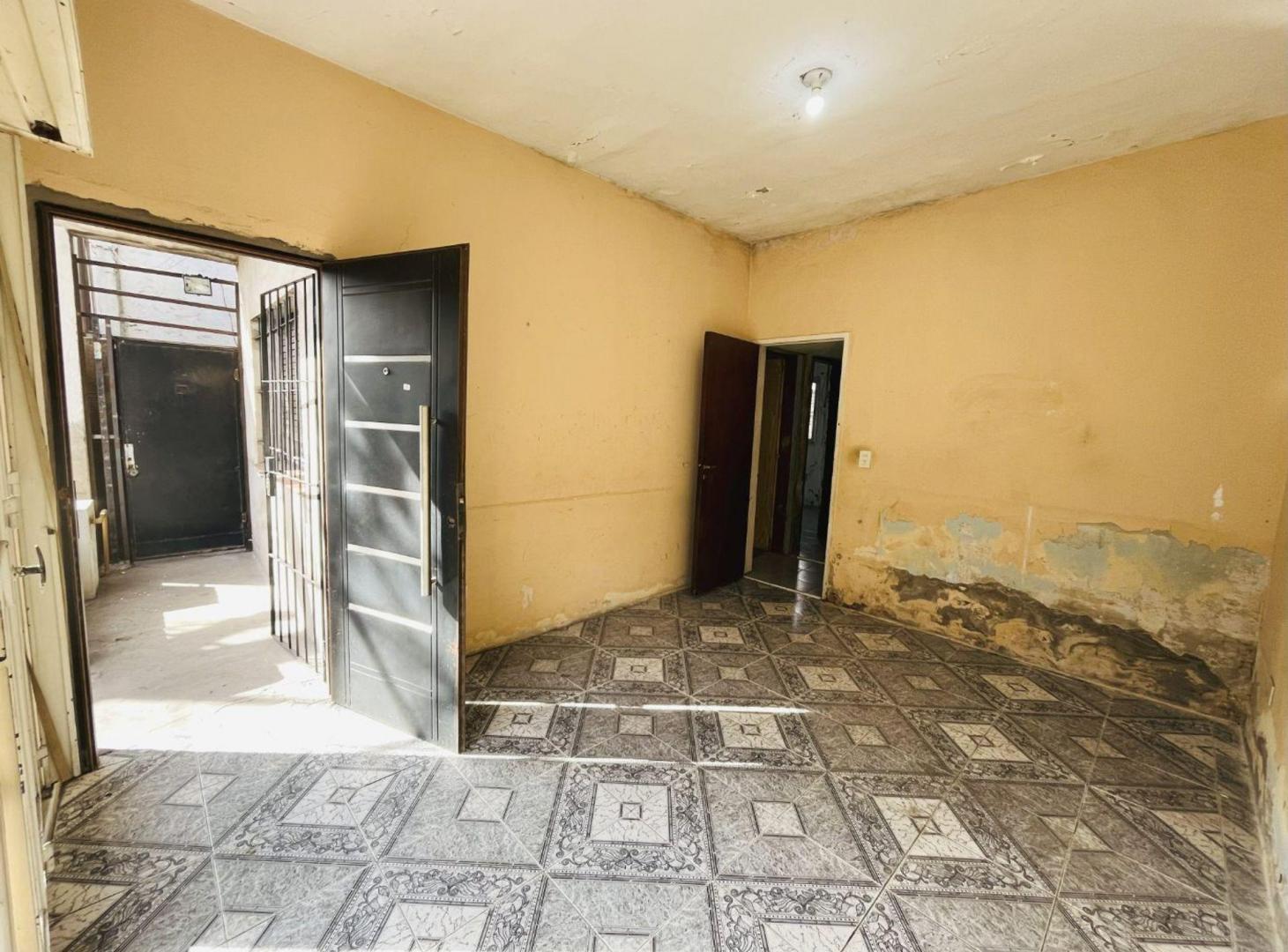 Foto de VENTA PH + Local comercial en esquina, imagen 4