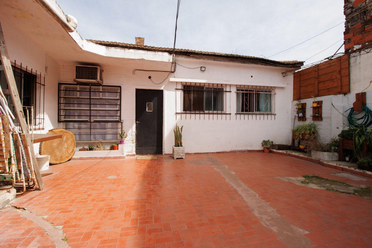 Foto de VENTA CASA 3 AMB EN POLVORINES A REFACCIONAR, imagen 2
