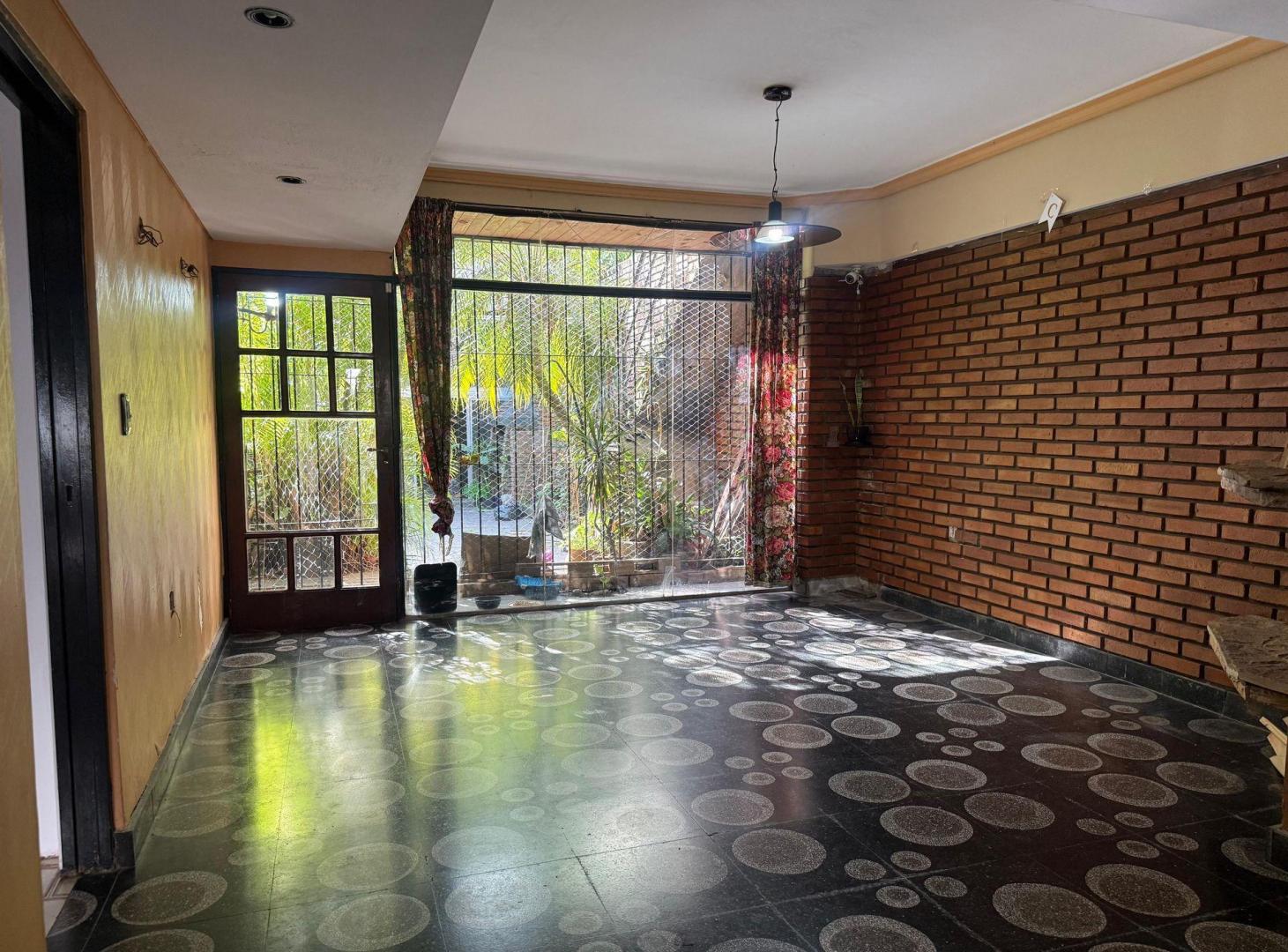 Foto de Venta PH + depósito + local en Floresta, imagen 2
