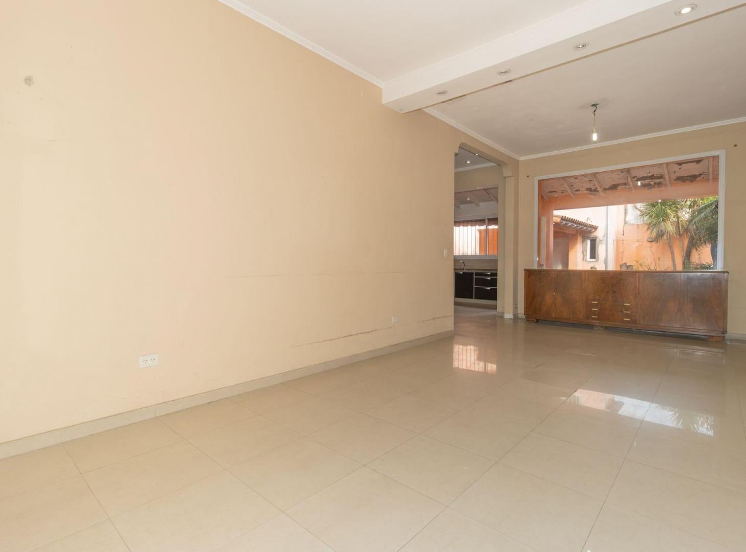 Foto de CASA EN VENTA CARAPACHAY EXC. UBICACION 2/3 AMB., imagen 4