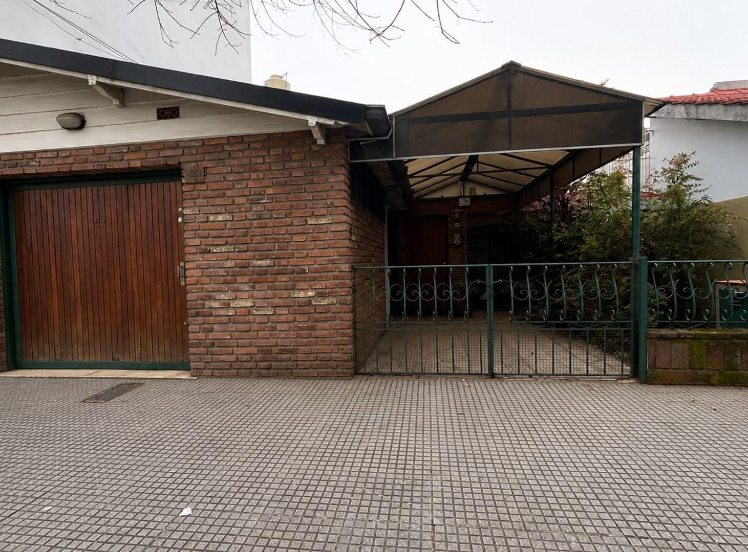 Foto de VENTA CASA 4 AMB CON JARDIN, QUINCHO Y COCHERAS, imagen 1