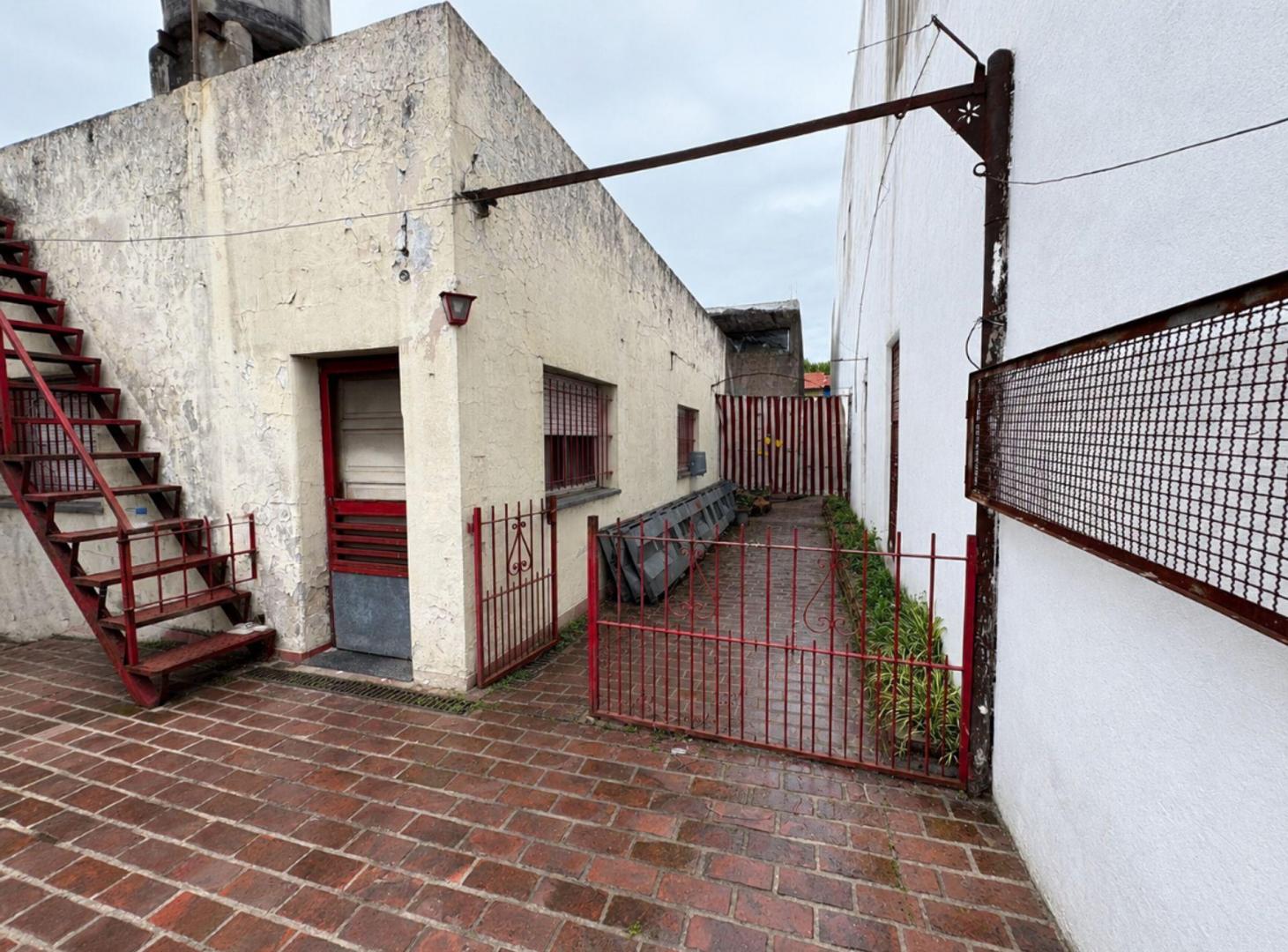 Foto de 2 AMBIENTES EN BOULOGNE CON AMPLIO PATIO, imagen 5