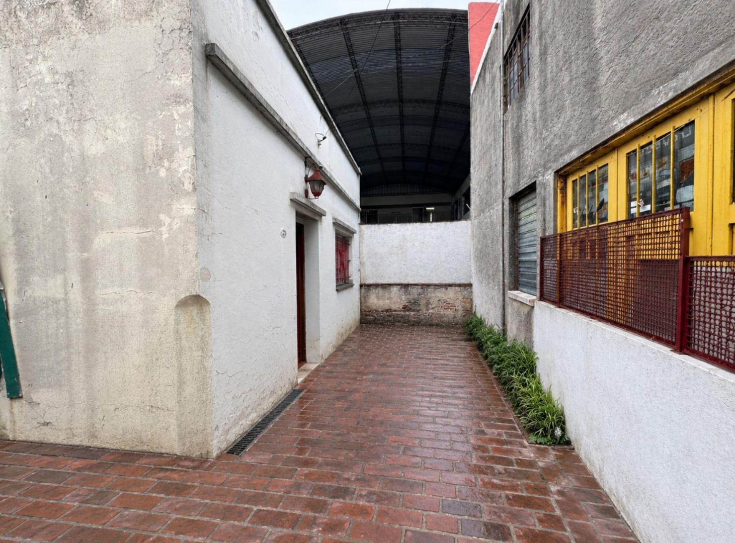 Foto de 2 AMBIENTES EN BOULOGNE CON AMPLIO PATIO, imagen 1