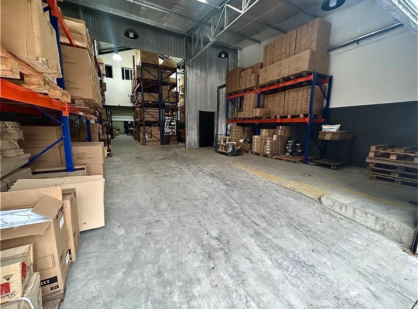 Foto de DEPOSITO EN VENTA EN MUNRO, imagen 3