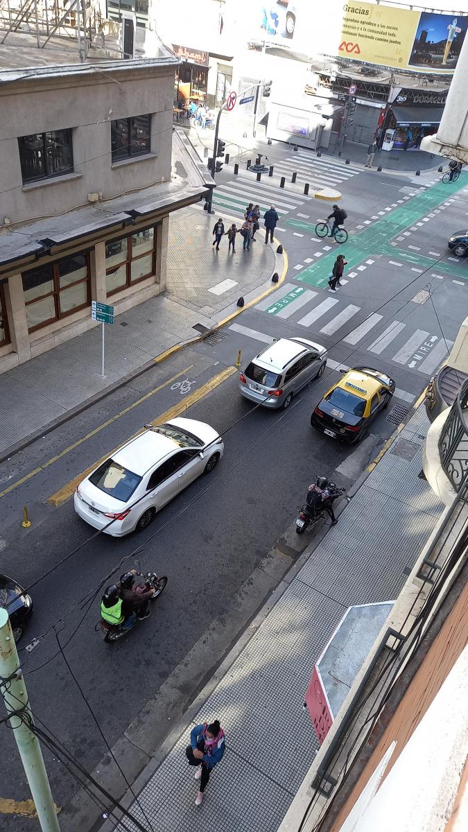 Alquiler Montevideo y Corrientes Todo Luz 5