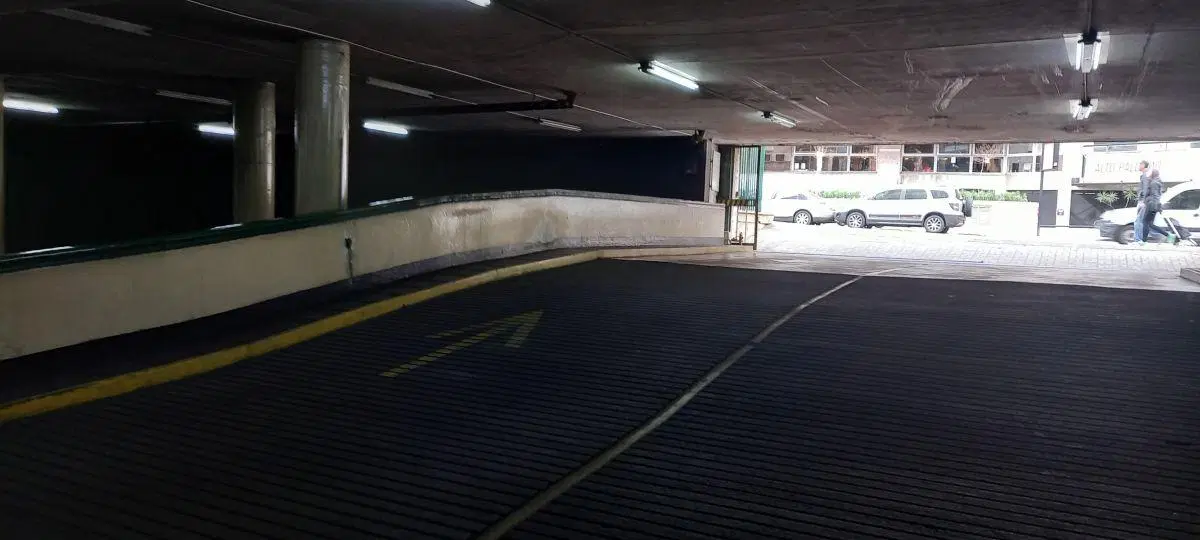A LA VENTA LOCAL 150 M2 a metros Av. SANTA FE y ALTO PALERMO 5
