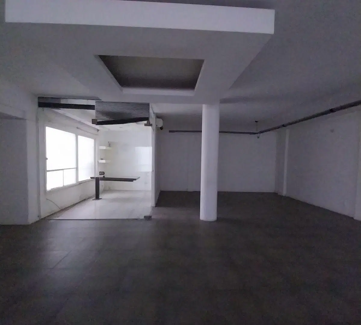 A LA VENTA AV CORRIENTES OFICINA-LOCAL PLANTA LIBRE DE 87 M2 AL CONTRAFRENTE CON VENTANALES 5