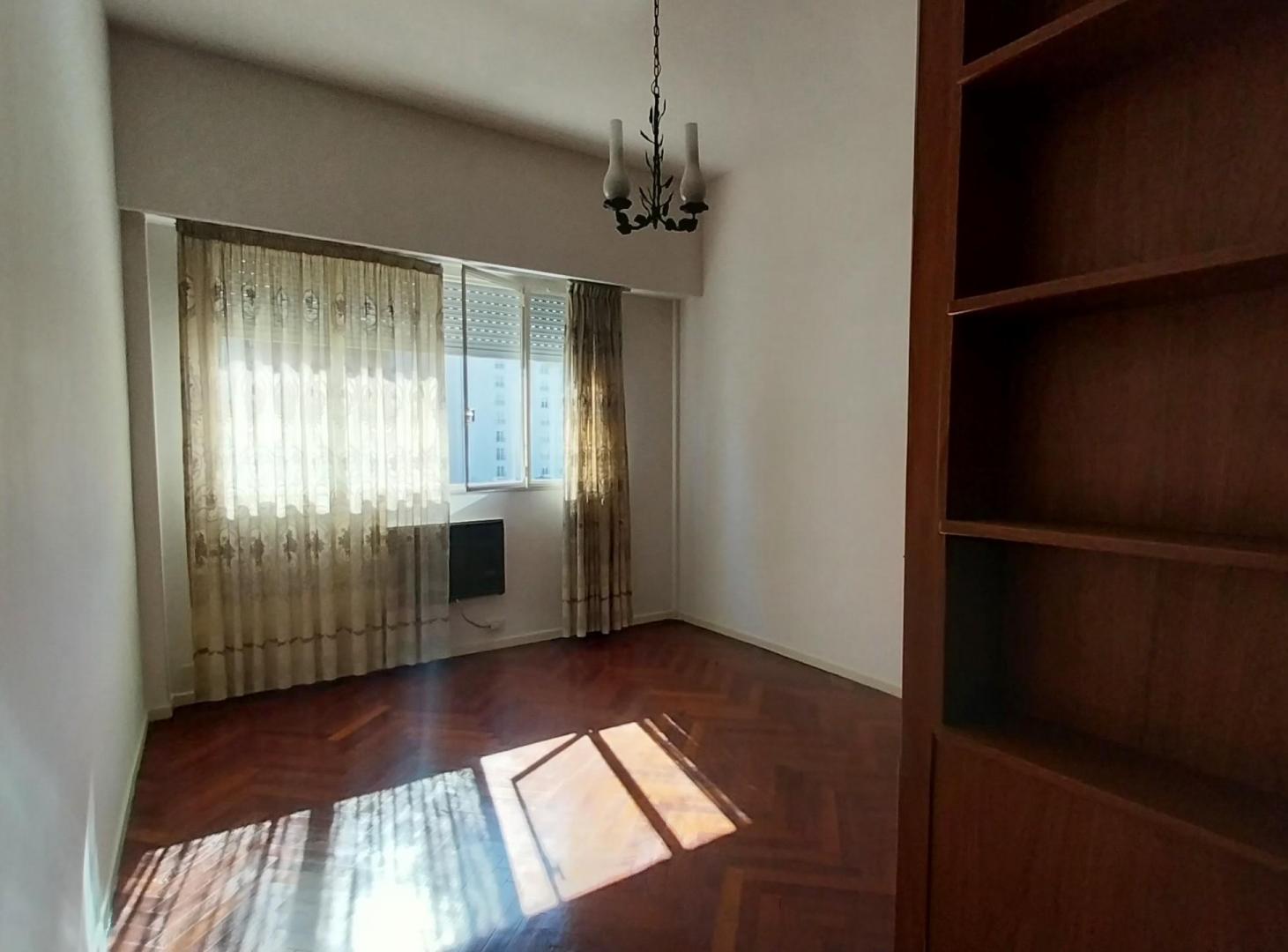 Foto de A la Venta Dos Ambientes -Monserrat Al Frente Tacuari 700 Subte y, imagen 4