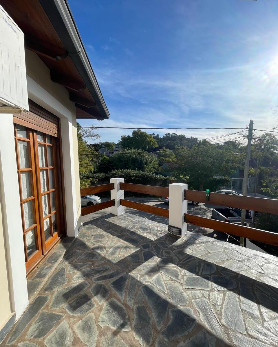 Casa de 4 Dorm., Escritorio Patio y Garage Tandil 5