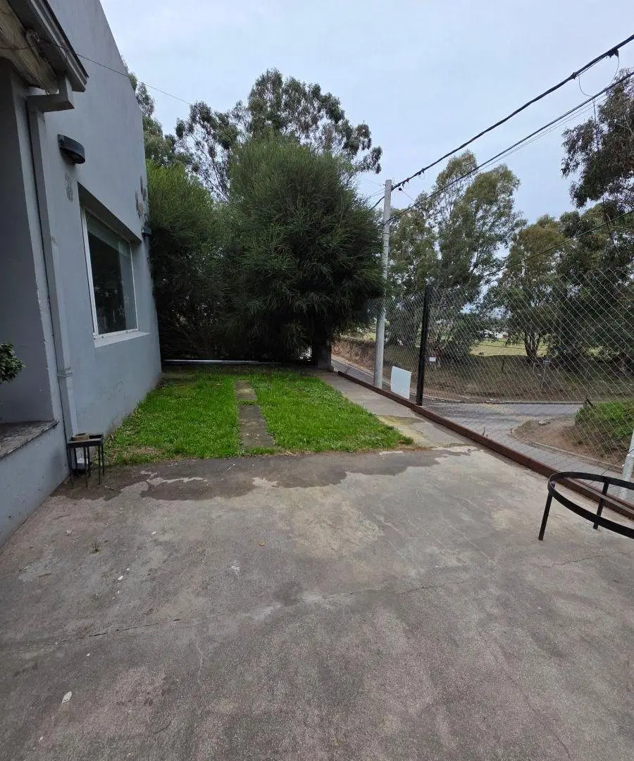 Amplia casa de 3 dormitorios con pileta y espacio verde Tandil 2