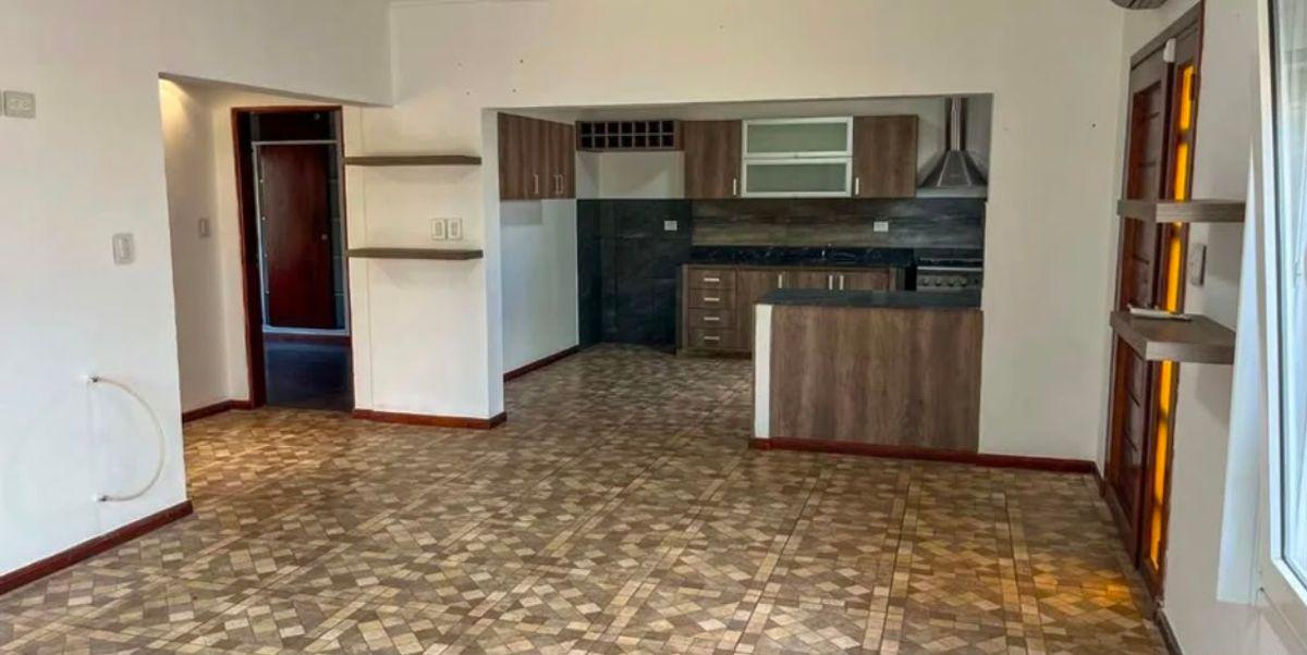 Foto de Casa + Monoambiente + Galpón de 187 m², imagen 3