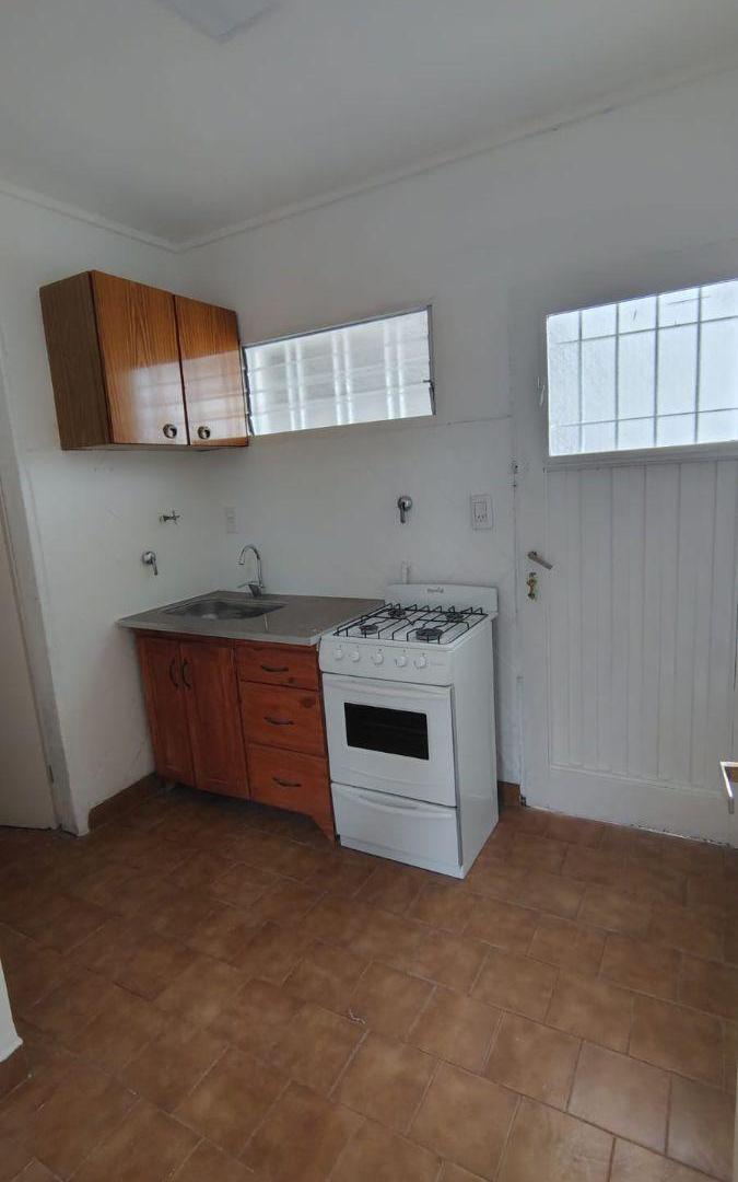 Foto de dos dormitorios con patio , a la calle y semicentrico Tandil, imagen 2