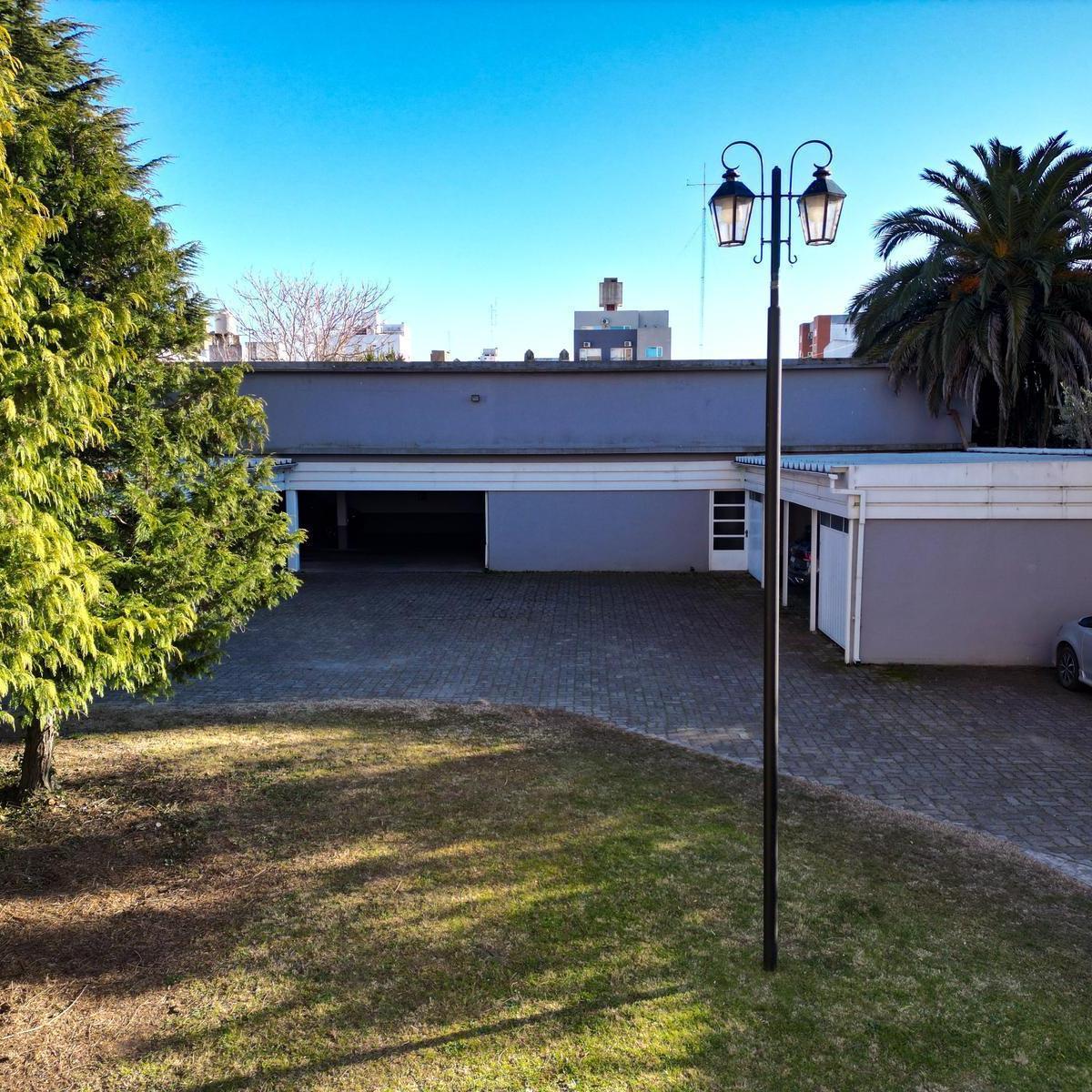 Clasico Semipiso Centrico en Venta Tandil 1