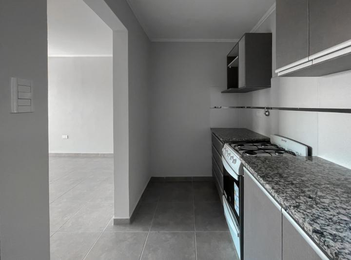 Departamento en  Tandil, 2 ambientes, en PB, con cochera a estrenar 4
