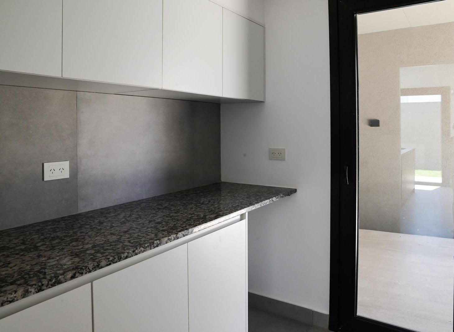Foto de Dúplex de categoría con jardín y terraza – Zona Monte Calvario Tandil, imagen 3