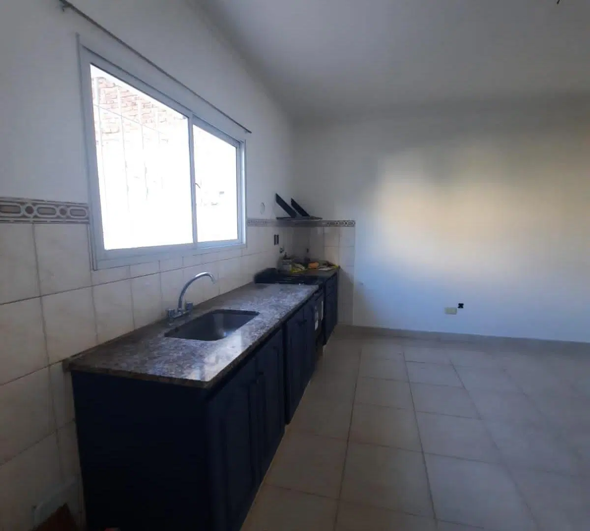 EN VENTA DEPARTAMENTO 2 DOR. PB, TANDIL 4