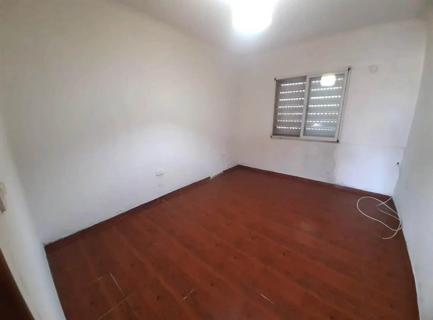 CASA EN ALQUILER - DOS DORMITORIOS - ZONA EDAL 8