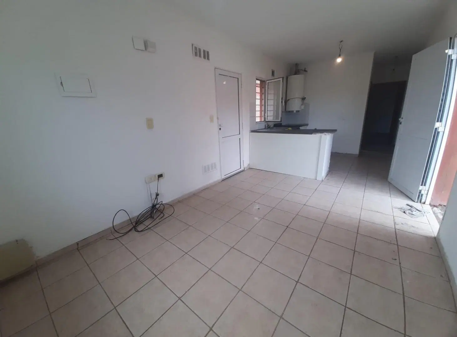 CASA EN ALQUILER - DOS DORMITORIOS - ZONA EDAL 3