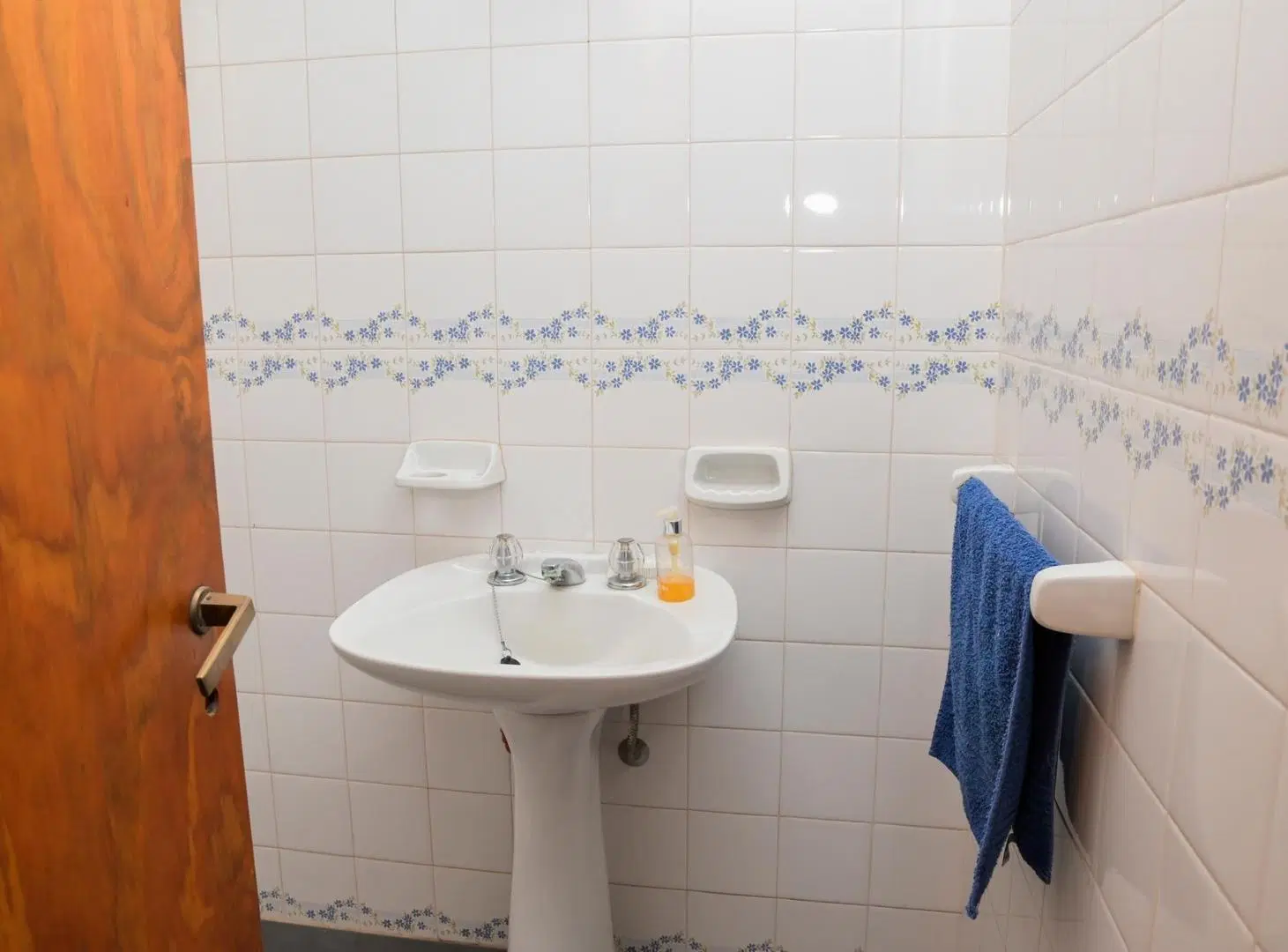 Venta en block .Dos propiedades sobre doble lote, oportunidad vivienda, local comercial. Tandil 5