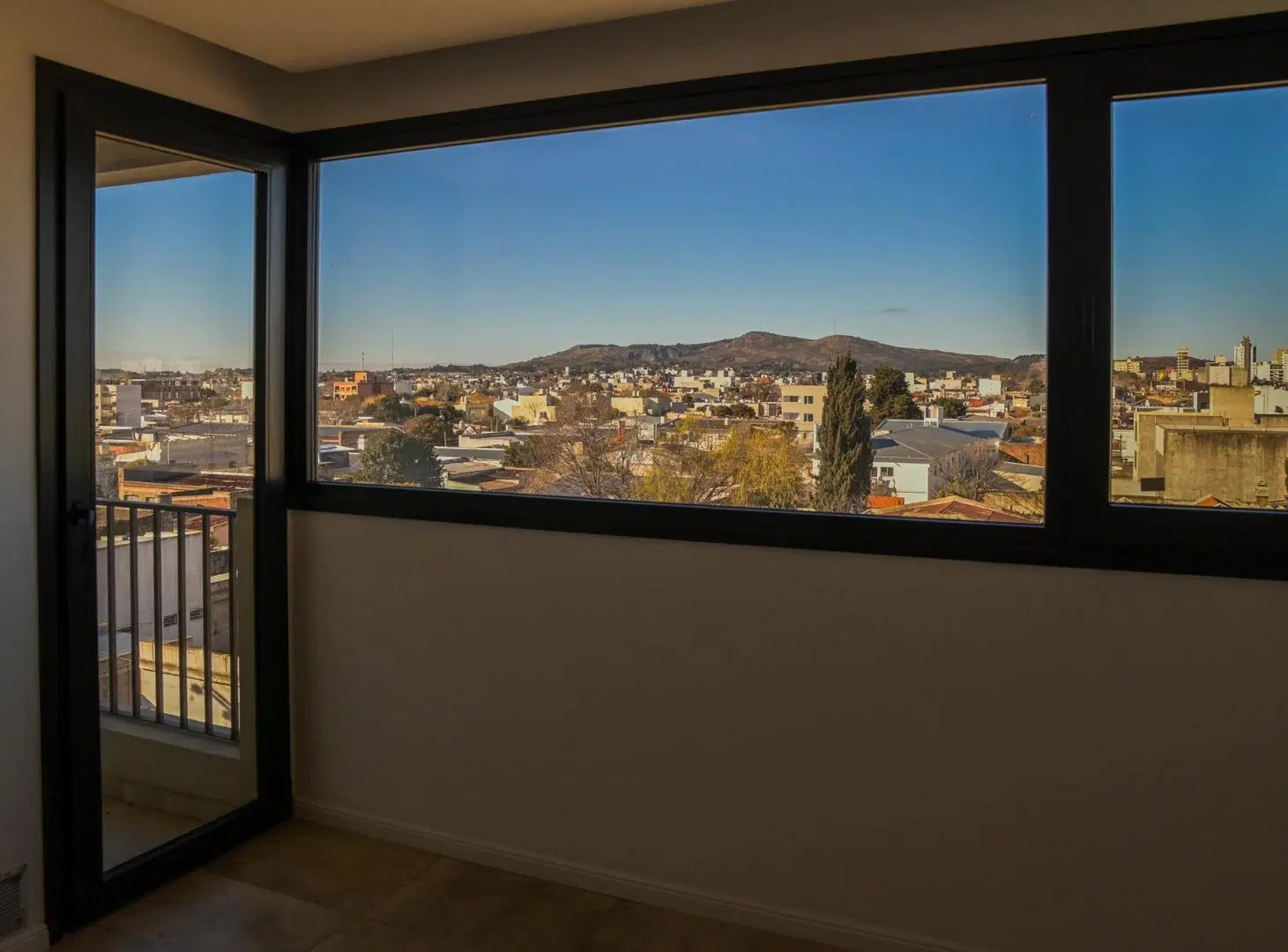 En Venta Departamento 2 dormitorios semi céntrico con ascensor y estacionamienta estrenar Tandil 2