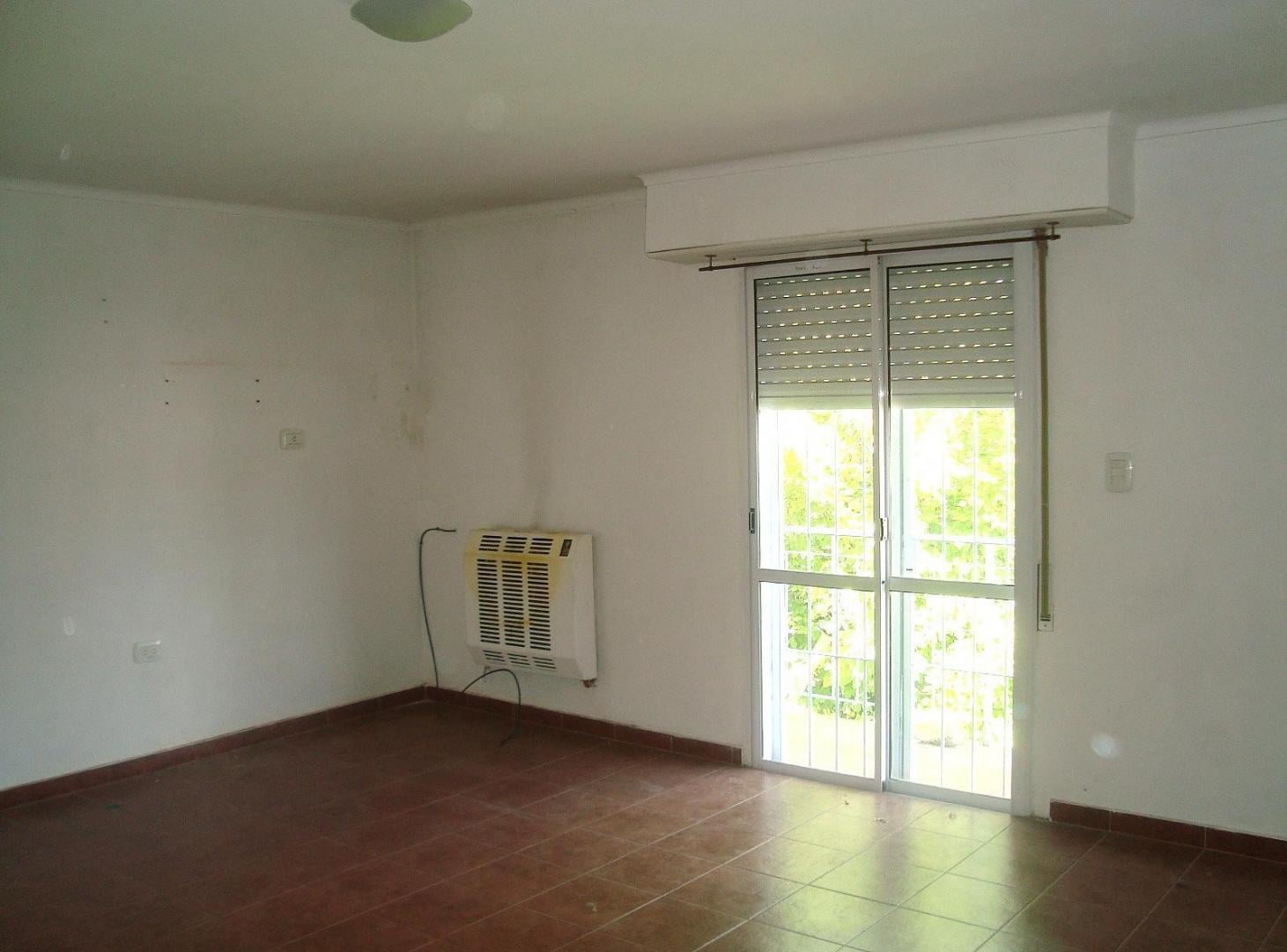 Foto de DEPARTAMENTO EN VENTA - UN DORMITORIO - PRIMER PISO POR ESCALERA, imagen 1