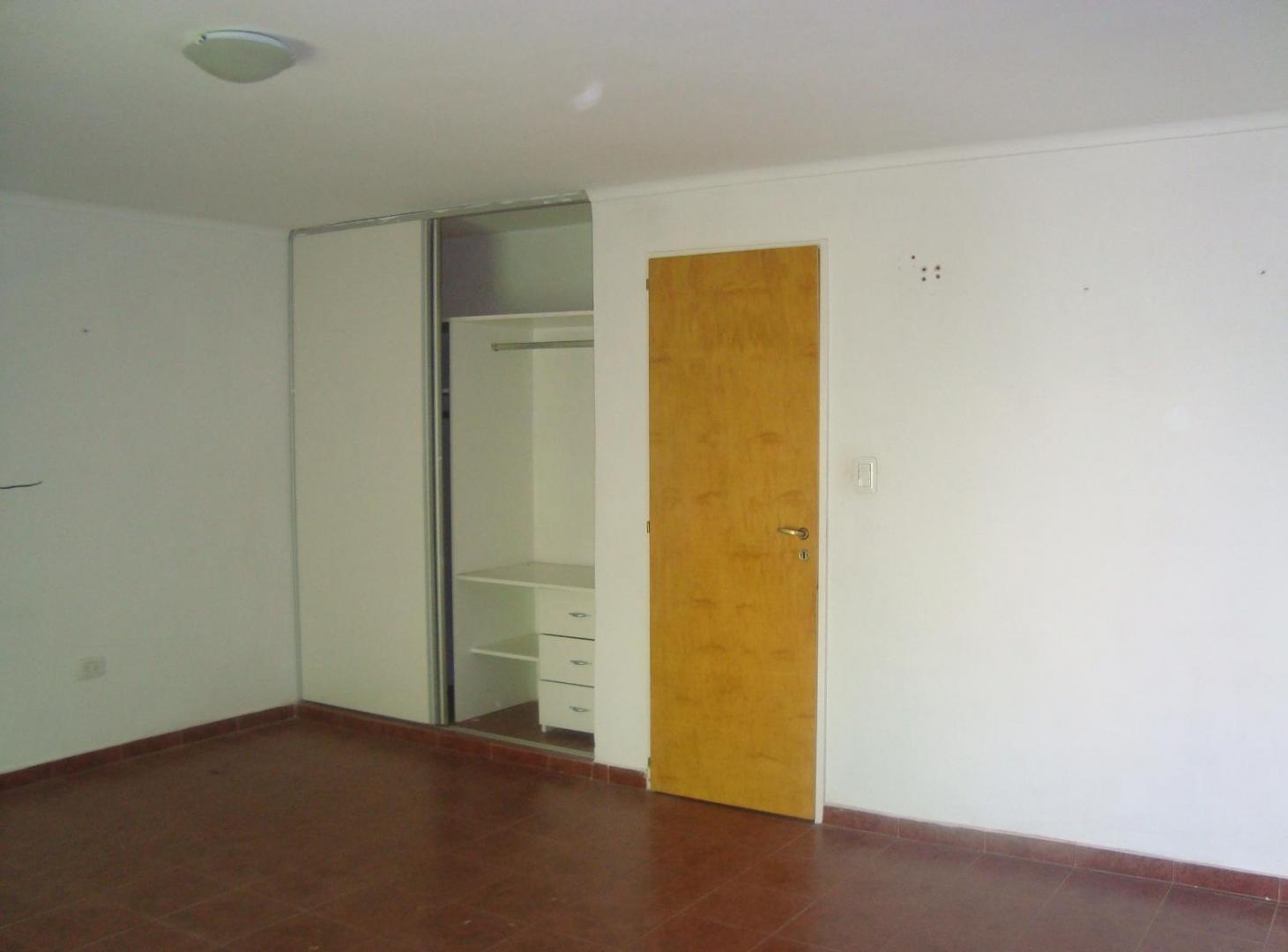 Foto de DEPARTAMENTO EN VENTA - UN DORMITORIO - PRIMER PISO POR ESCALERA, imagen 3